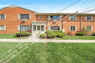 801 Plate St in Rochester, MI - Building Photo