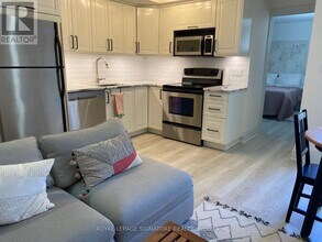 9 Hazelwood Ave in Toronto, ON - Building Photo - Building Photo