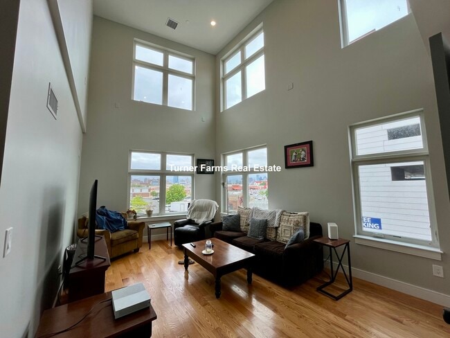 16 Baker Ct, Unit 5