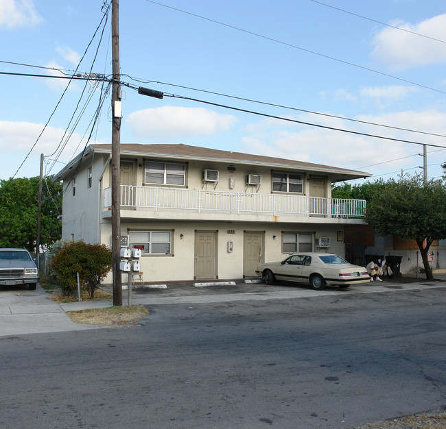 535 NW 22nd Ave in Fort Lauderdale, FL - Building Photo - Building Photo