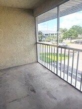1512 SE Royal Green Cir in Port St. Lucie, FL - Building Photo - Building Photo