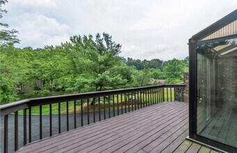 10086 Mansion Dr in Gibsonia, PA - Building Photo - Building Photo