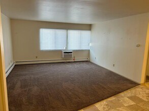 1401 S Driscoll St in Appleton, WI - Building Photo - Building Photo