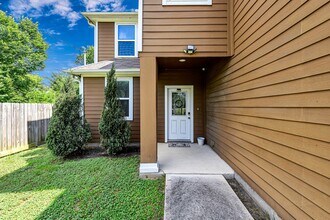 4617 White Rock St in Houston, TX - Building Photo - Building Photo