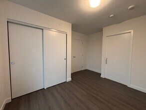 5685 Halley Av in Burnaby, BC - Building Photo - Building Photo