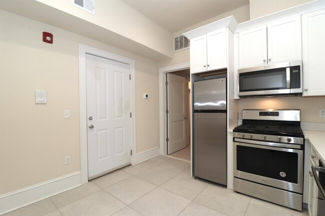 58 8th St in Hoboken, NJ - Building Photo - Building Photo