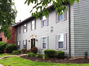 Pavilion Lakes Apartments in Evansville, IN - Building Photo - Building Photo