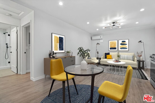1235 Stearns Dr in Los Angeles, CA - Building Photo - Building Photo