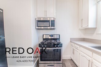121 N Kenmore Ave in Los Angeles, CA - Building Photo - Building Photo