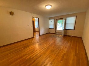 824 W Harvard St in Champaign, IL - Building Photo - Building Photo