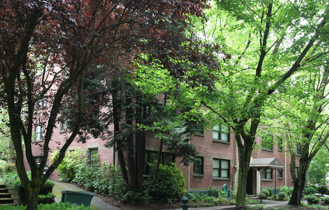 Broadway Crest Apartments in Seattle, WA - Building Photo - Building Photo