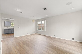 2036 Kaiser Dr in Austin, TX - Building Photo - Building Photo