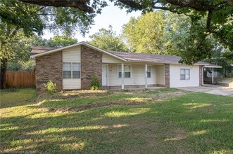 402 Maple Shade Rd in Alma, AR - Building Photo - Building Photo