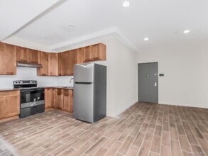 409 Warburton Ave in Hastings On Hudson, NY - Building Photo - Building Photo