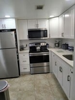 399 Brittany Dr in Delray Beach, FL - Building Photo