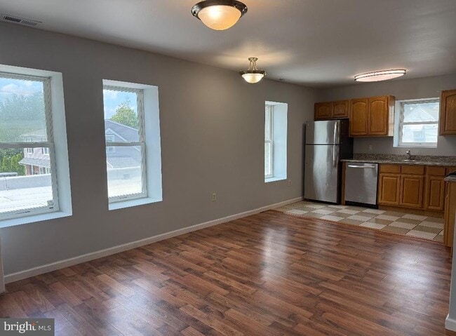 property at 7 E Mill Rd