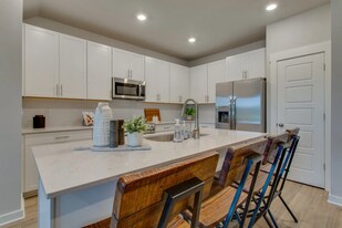 2710 Fordham St in Columbia, TN - Building Photo