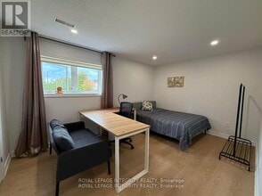 926 Fletcher Cir in Ottawa, ON - Building Photo - Building Photo