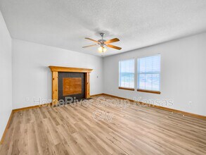 6357 Blue Ridge Blvd in Raytown, MO - Foto de edificio - Building Photo