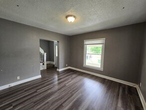514 Logan Ave in Waterloo, IA - Building Photo - Building Photo