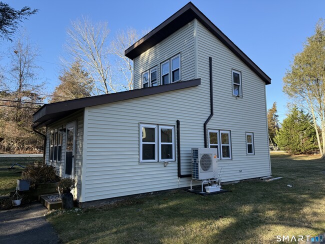 630 Taugwonk Rd in Stonington, CT - Building Photo - Building Photo