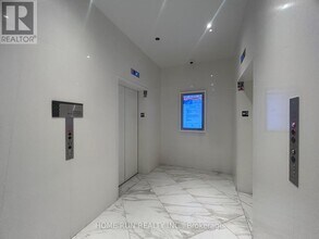 3900 Confederation Pkwy in Mississauga, ON - Building Photo - Building Photo