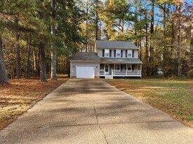 27 Braxton Dr in Aylett, VA - Building Photo