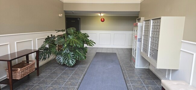 2357 Whyte Av in Port Coquitlam, BC - Building Photo - Building Photo