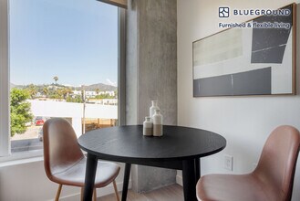 5620 De Longpre Ave-Unit -FL3-ID1114 in Los Angeles, CA - Building Photo - Building Photo