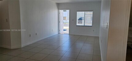 5675 NW 109th Ave in Doral, FL - Building Photo - Building Photo