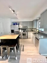 10815 NE 10th Pl in Miami, FL - Building Photo - Building Photo