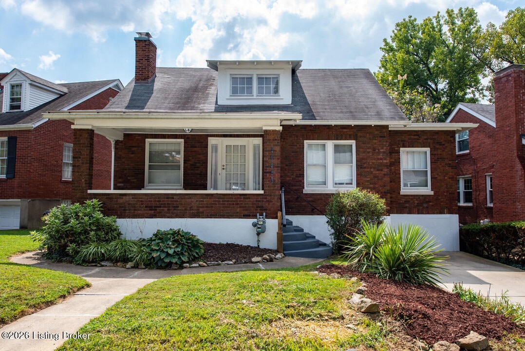 2032 Lakeside Dr in Louisville, KY - Building Photo