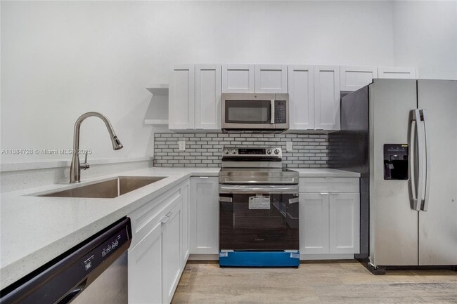 18220 Mediterranean Blvd in Hialeah, FL - Building Photo - Building Photo