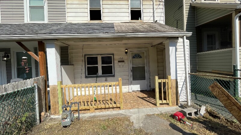 158 Orchard St in Mckees Rocks, PA - Building Photo