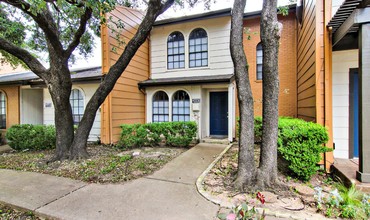 Oaks Branch Apartments in Garland, TX - Building Photo - Building Photo