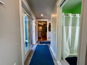 275 Middle Rd in Falmouth, ME - Building Photo - Building Photo