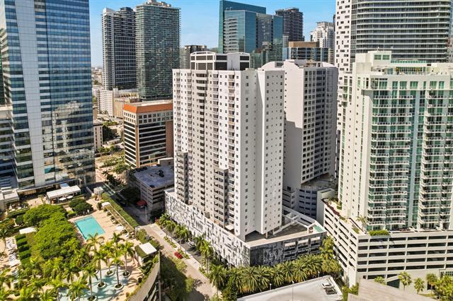 185 SE 14th Ter, Unit 2508 in Miami, FL - Foto de edificio