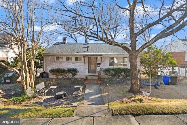 property at 2444 S Culpeper St