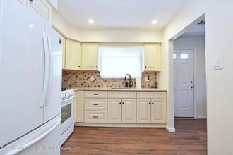 28 Speedwell Ave in Staten Island, NY - Building Photo - Building Photo