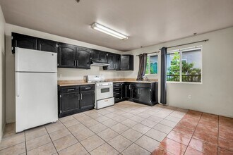 5231 Huntington Dr N, Unit 2 in Los Angeles, CA - Building Photo - Building Photo