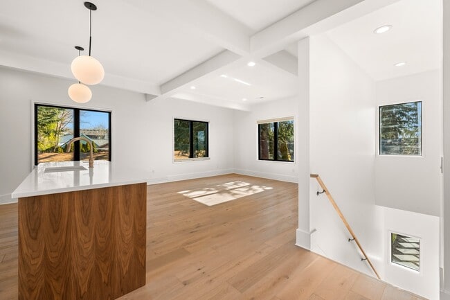 2245 SE Brooklyn St, Unit 2245 in Portland, OR - Building Photo - Building Photo