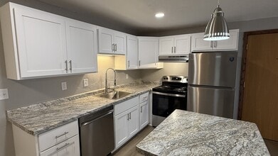 2752 Humboldt Rd in Green Bay, WI - Building Photo - Building Photo