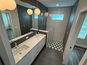 5326 Newton Ave S in Gulfport, FL - Building Photo - Building Photo