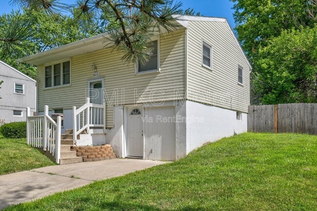 18410 Shoshone Dr in Independence, MO - Building Photo - Building Photo