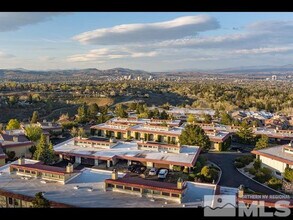 3471 Skyline Blvd in Reno, NV - Building Photo - Building Photo