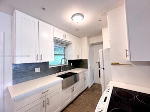 2222 Jackson St in Hollywood, FL - Building Photo - Building Photo