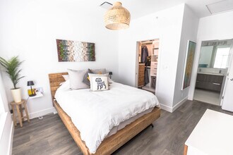 5228 Savile Row in Burnaby, BC - Building Photo - Building Photo