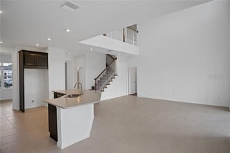 5719 Maidenstone Way in Palmetto, FL - Building Photo - Building Photo