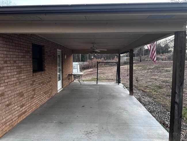 3540 Wandering Ln NE in Hickory, NC - Foto de edificio - Building Photo