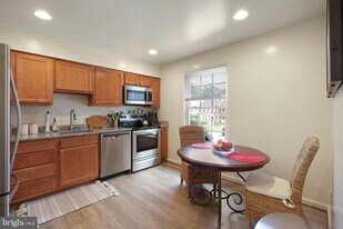 11 Donagh Ct in Timonium, MD - Building Photo